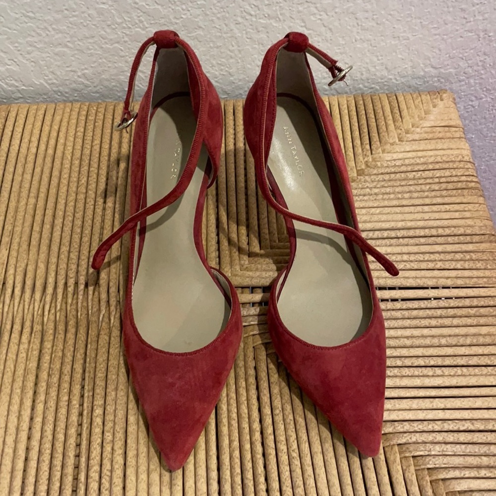 Ann Taylor Suede Pumps